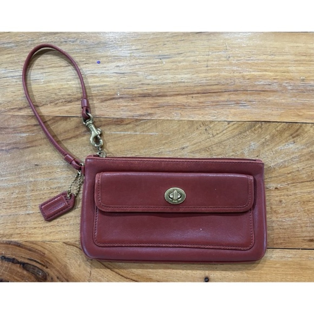 Coach Legacy Classic Red Turn-Lock Leather Wristlet‎ Wallet Vintage